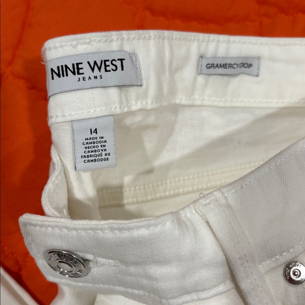 Nine West NWT
White Gramercy Crop Jeans - Picture 5 of 8